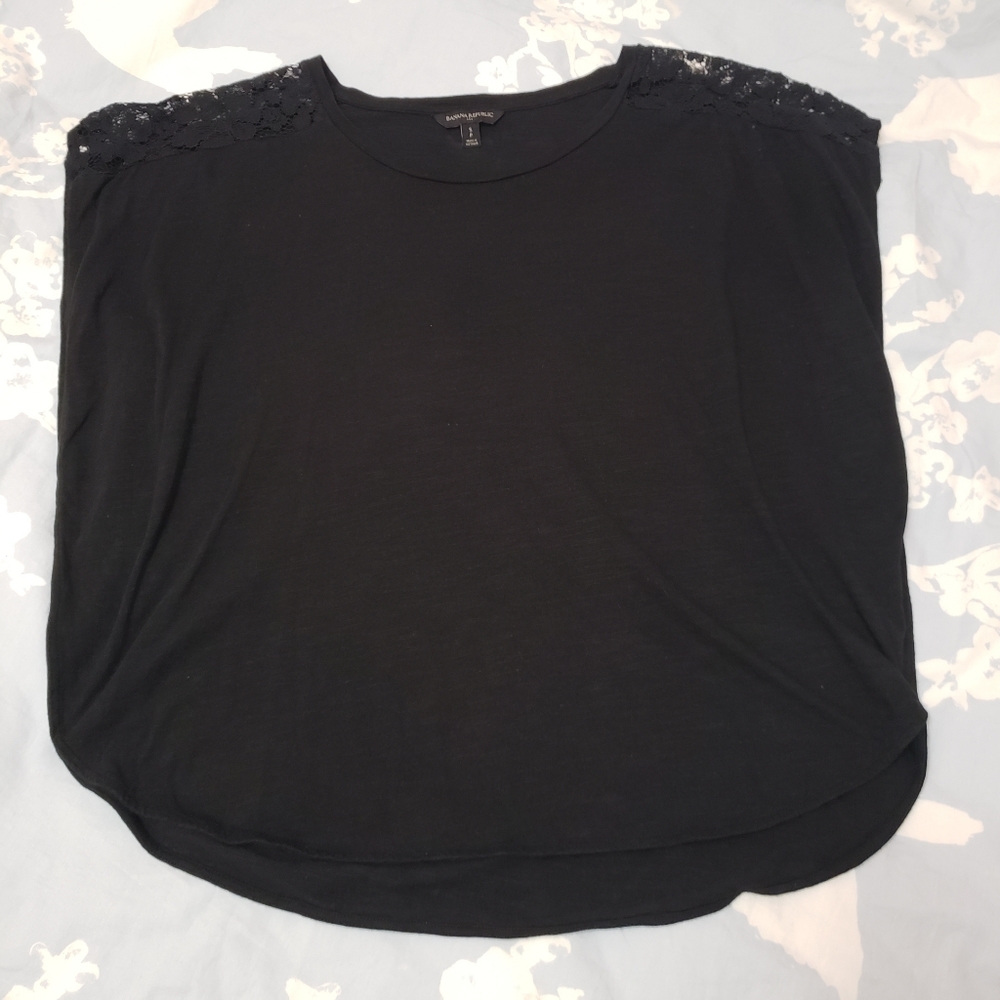 🆕️💚Banana Republic Lace Dolman Top